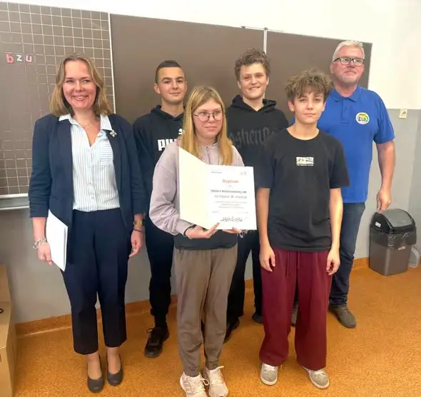 Srebrny medal dla Ósemki w Miejskich Zawodach Szachowych